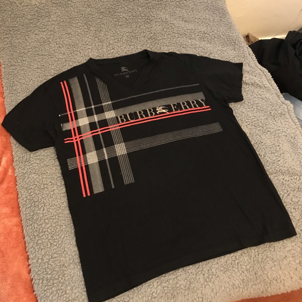 Burberry tee